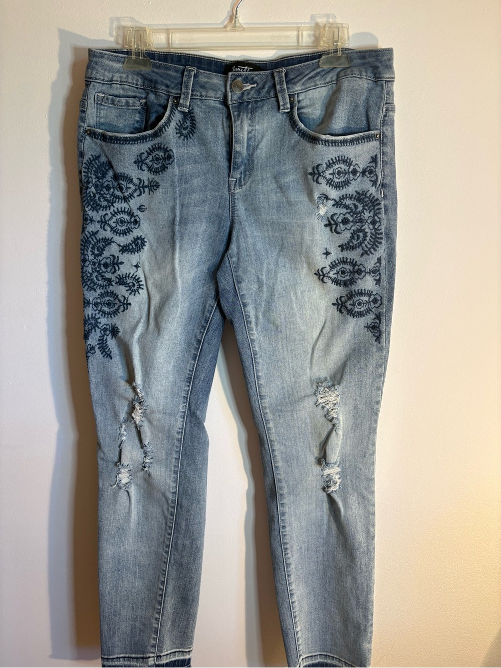Nanette Lepore Embroidered Distressed Skinny Jeans Size 10 Boho Floral Denim